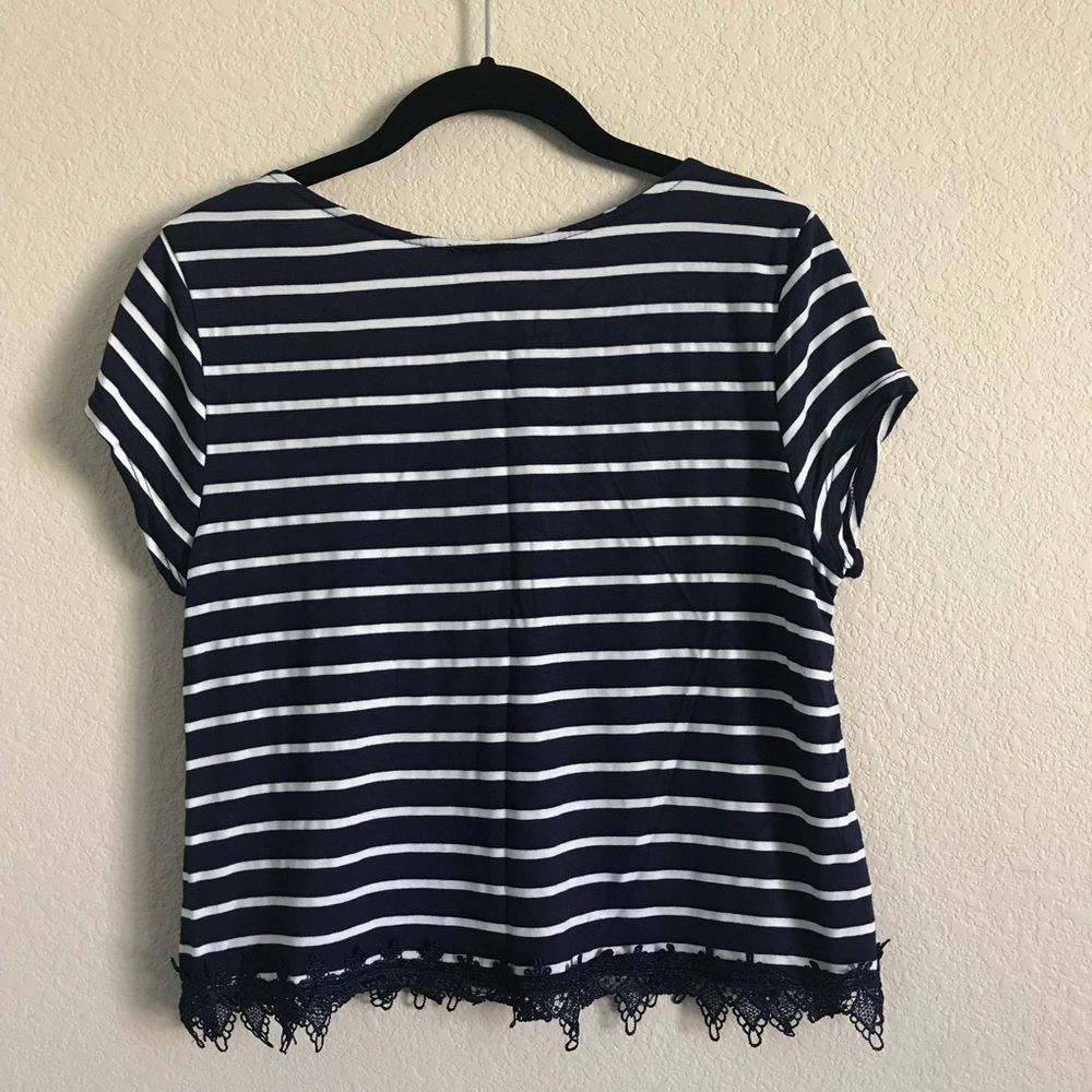 Striped CropTop 💙 - Picture 3 of 3